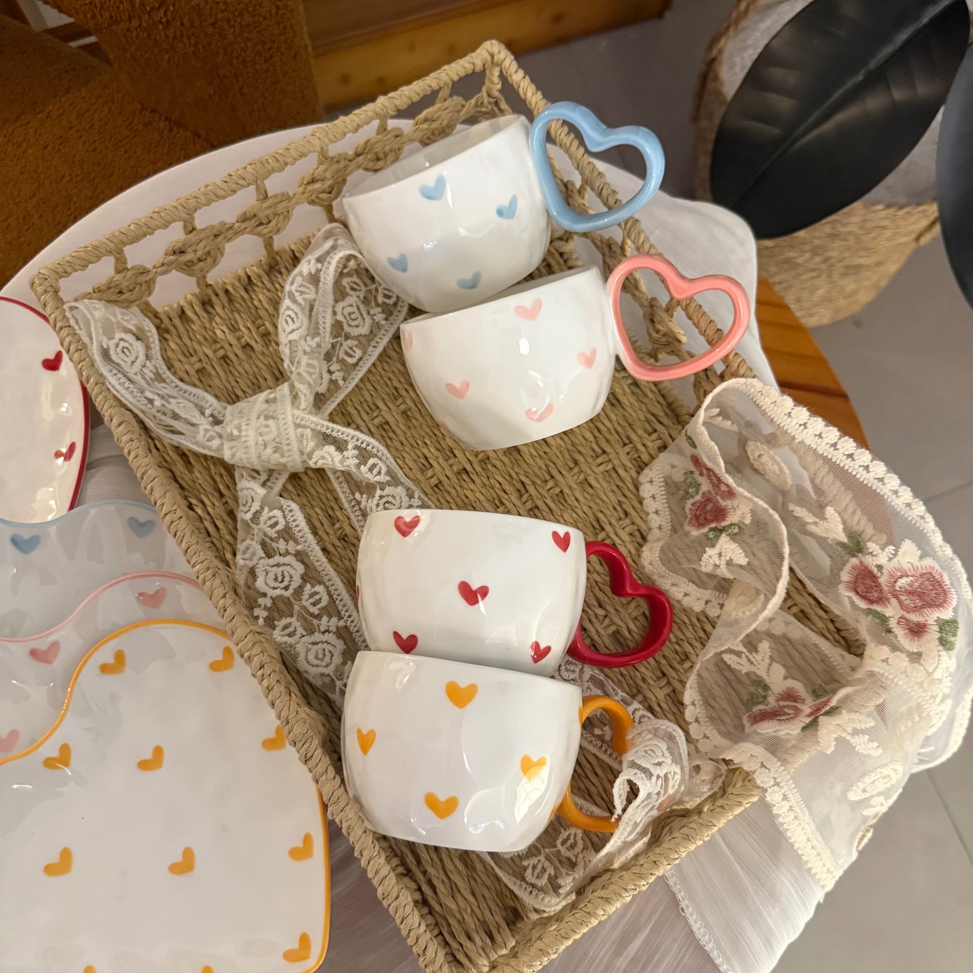 Estilo coreano inswind mano mano amor taza de café plato taza de cerámica dibujada a mano taza de desayuno exclusiva transfronteriza