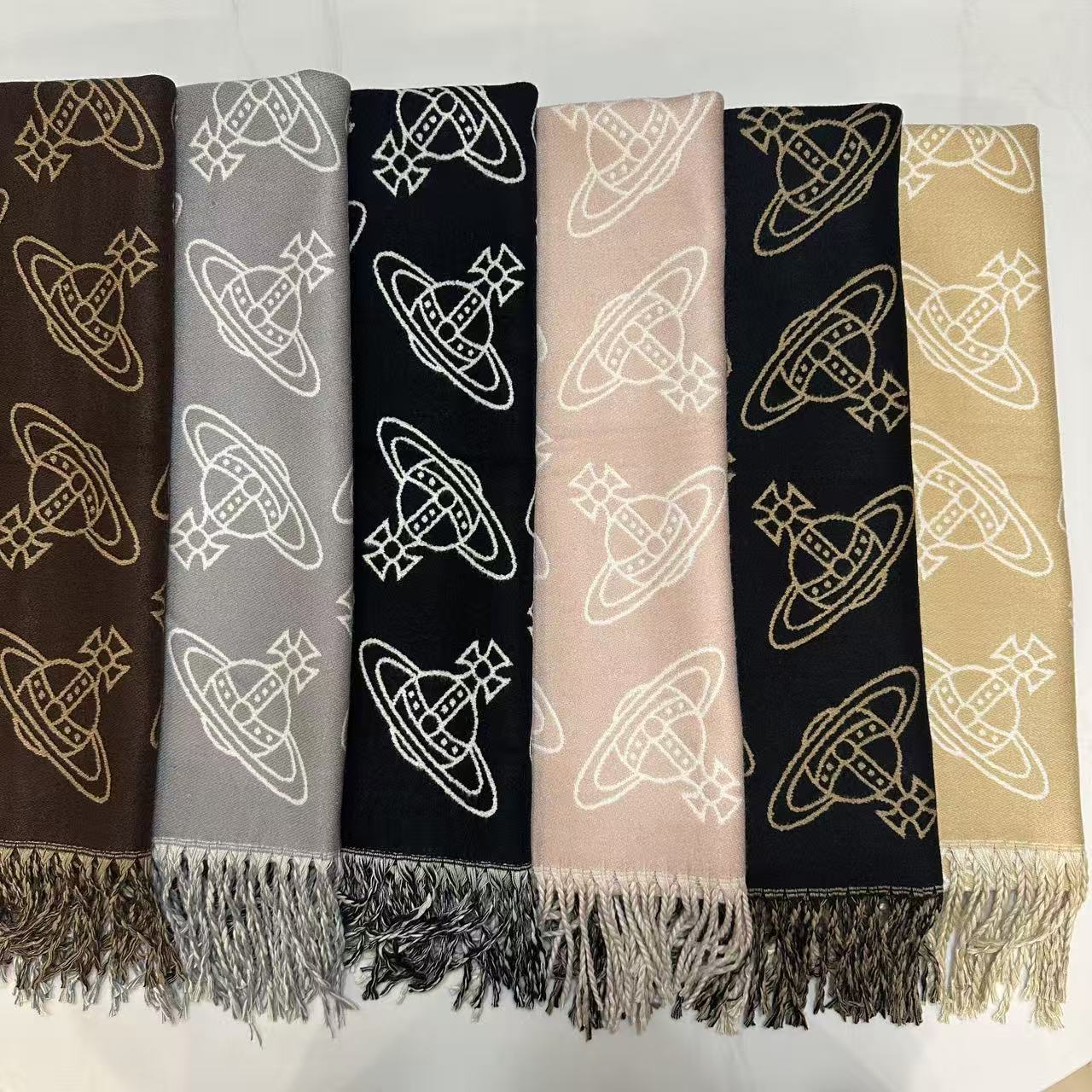 2025秋冬双面满印土星保暖流苏大披肩羊绒女士围巾围脖批发代发