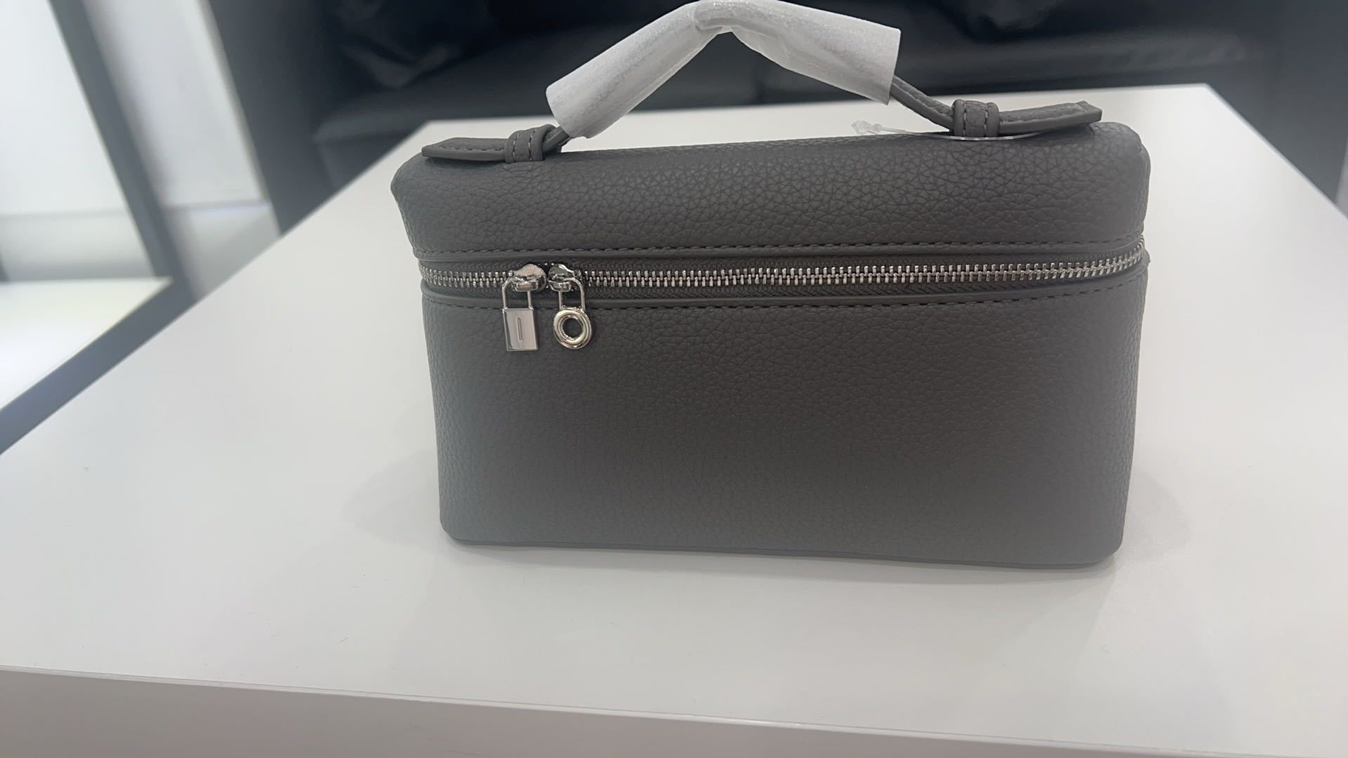 Jindian ash without label [hardware without letters]]