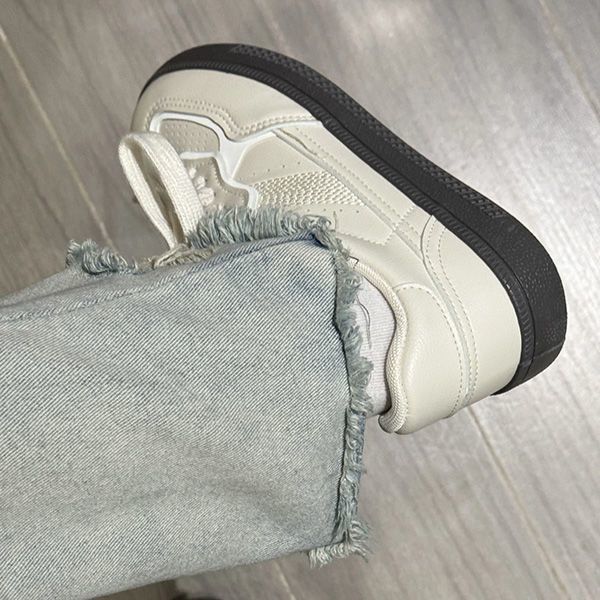 Zhao Lusi original retro de fondo grueso de entrenamiento de skate de primavera y otoño 2025 nuevos estudiantes zapatos blancos casuales variados