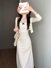 法式吊带波点连衣裙女夏季2025新款绝美气质收腰穿搭小个子套装裙