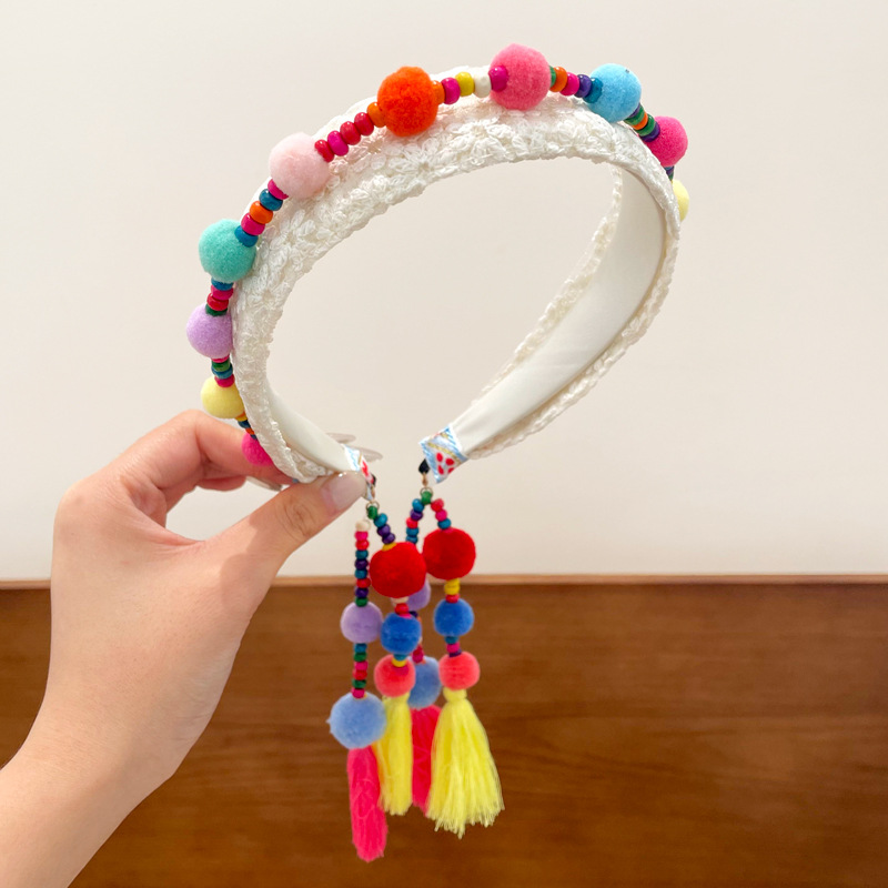 White knitted headband
