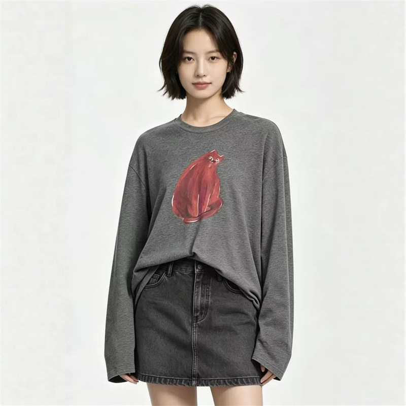 Jiangnan** mall's same style 2026 autumn new fashion casual loose round-neck T-shirt with kitten pattern print Jiangnan** mall's same style 2026 autumn new fashion casual loose round-neck T-shirt with kitten pattern print