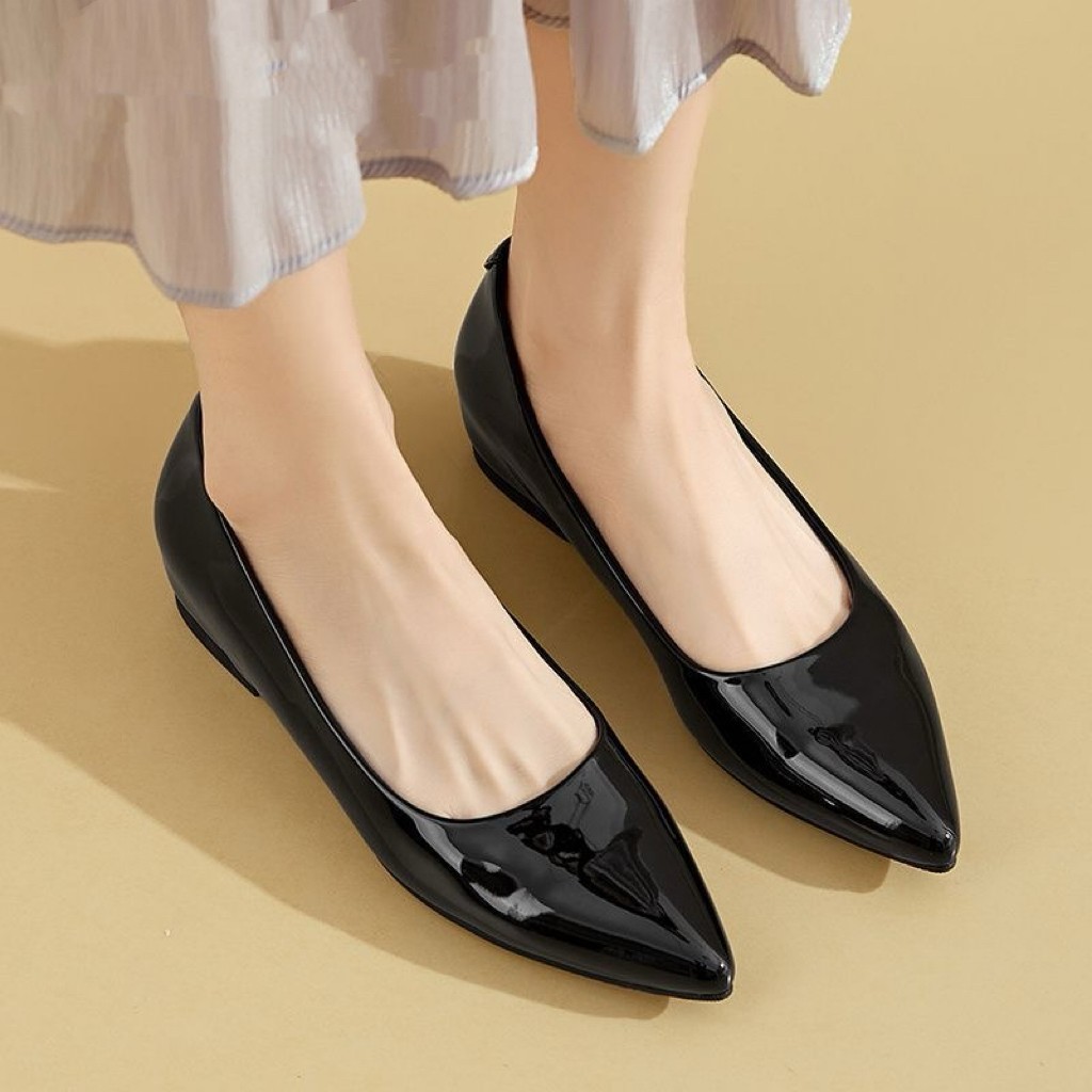 2026 verano nuevo desnudo negro de dos colores esmalte de cuero de cabeza de punta de boca superficial zapatos de sola sola plana para mujeres viajeros versátiles suela suave no