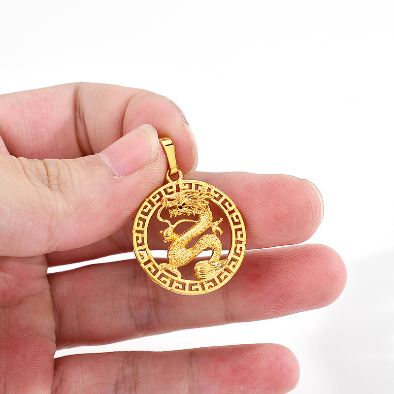 Cross-border chapado 24K patrón de la Gran Muralla Dragón Dorado hombres y mujeres pareja collar animal año dragón Zodiaco colgante de joyería al por mayor