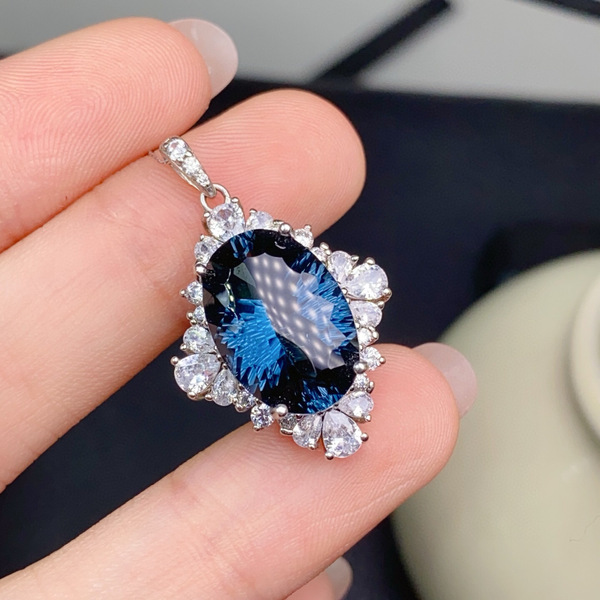 Organic pendant