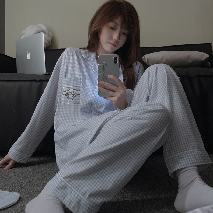 Pijamas estilo Ins de algodón con estampado de oso y fresa japonesa para mujer, modelo nuevo primavera y otoño 2025, de manga larga, finos, se pueden usar fuera como ropa de estar por casa.