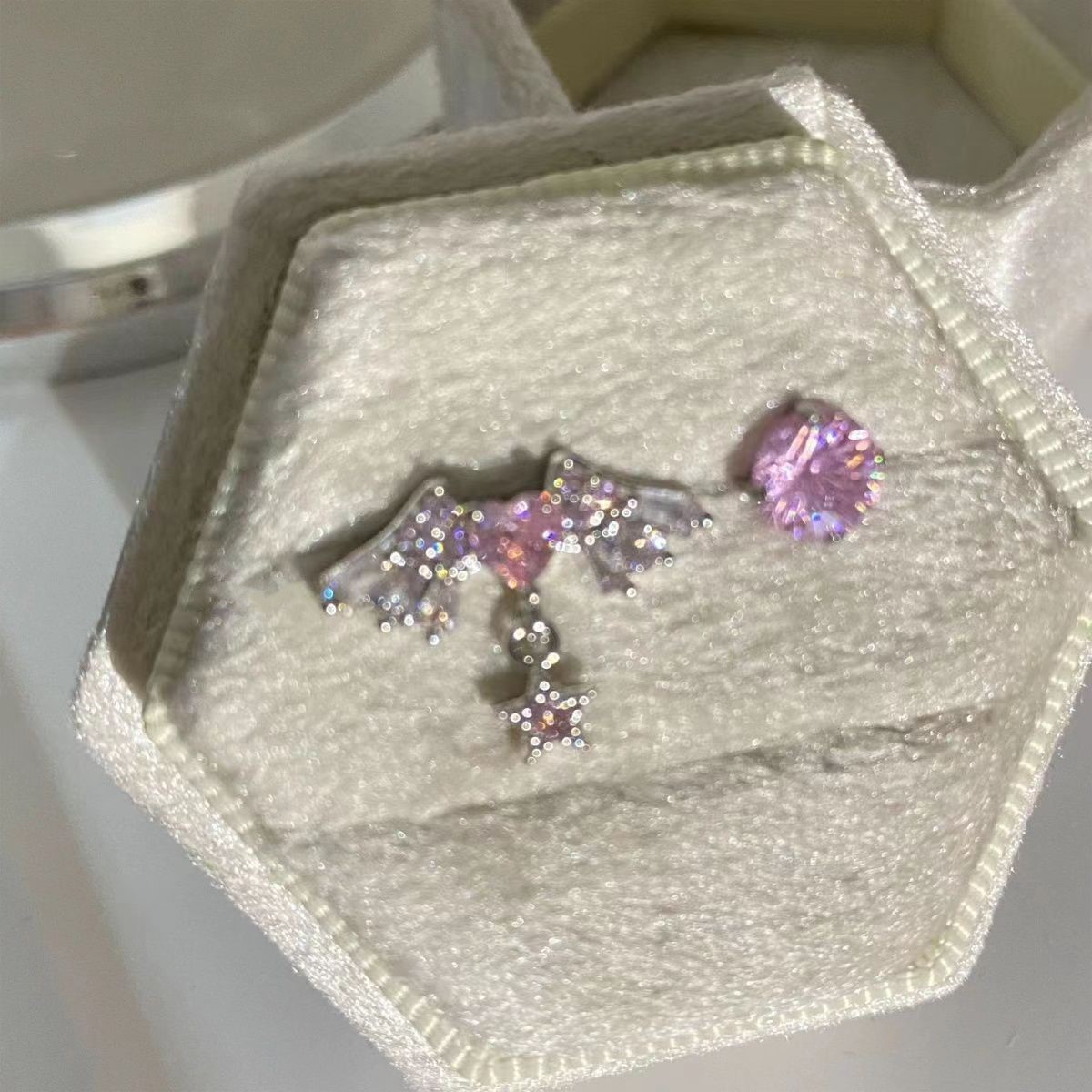 3g Weight Alloy Ear Needle Material Rhinestones Inlay Material Ear Studs Classification 1 Piece 1 Pair Simple Style Shiny Round Heart Shape Wings Inlay Alloy Rhinestones Ear Studs