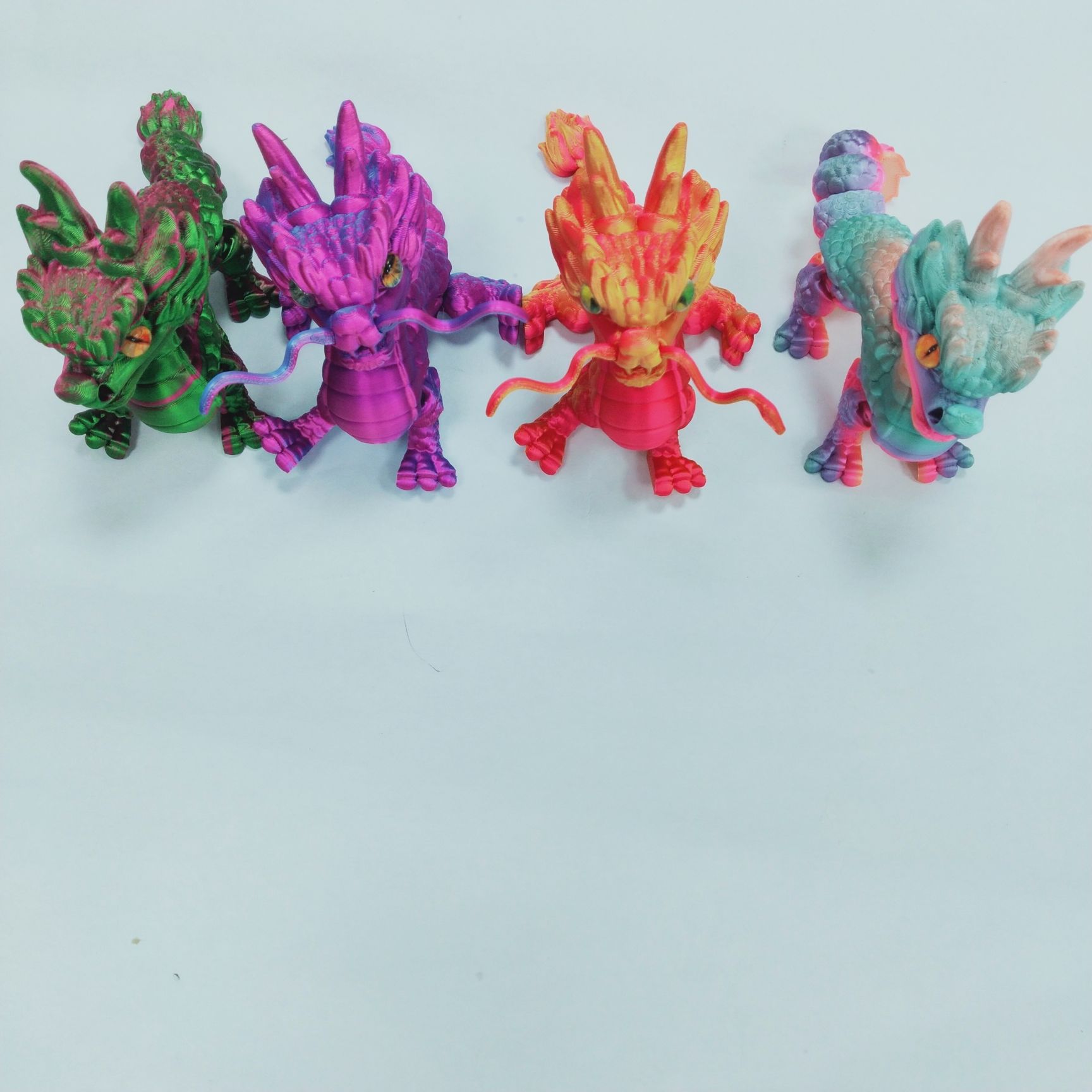 다채로운 무작위 색상 기린 드래곤(4개 혼합)