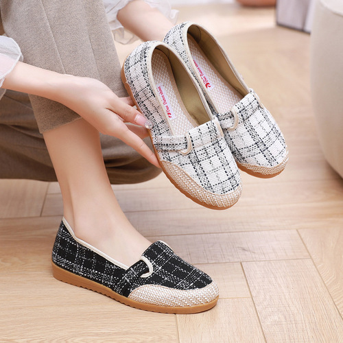 New old Beijing cloth shoes for middle-aged and elderly mothers, tendon soles, non-slip soft sole shoes, women's round-toe shoes for the elderly