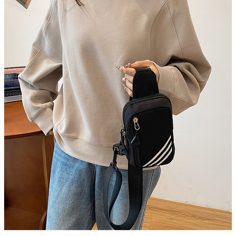 Fashionable crossbody phone bag, niche chest bag, mini crossbody bag, casual Japanese sporty small bag, light and simple single-shoulder bag undefined