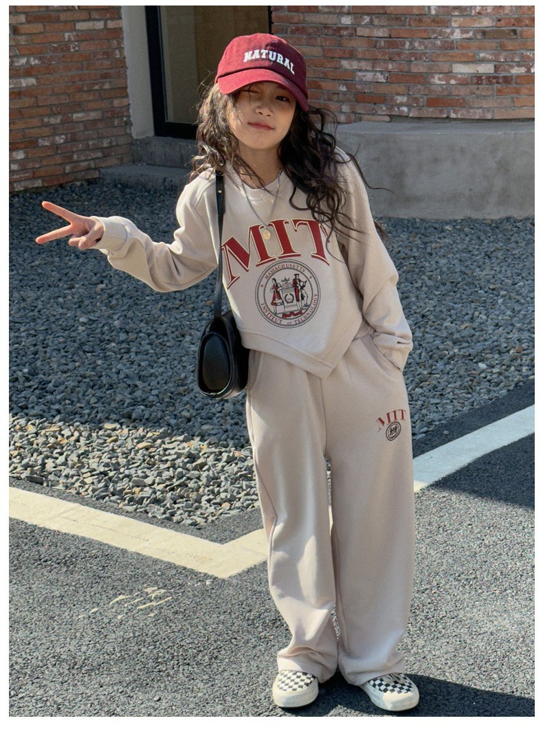 Maglione casual ampio da ragazza con lettere giocose top irregolare a maniche lunghe T pantaloni a gamba larga a tubo dritto in due pezzi_voghion.com