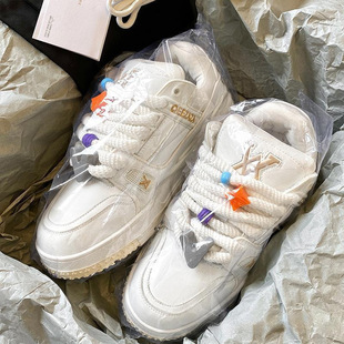 ����Ь �߰��H��С�ֶ����Ьtrainer2025����Ů��װٴ��\�Ӱ�Ь