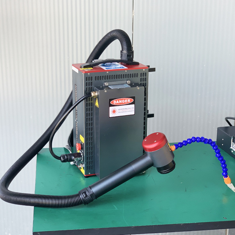 Máquina de Limpieza Láser Pulsado Tipo Mochila, Desoxidación, Desengrase y Despintado, para Metal
