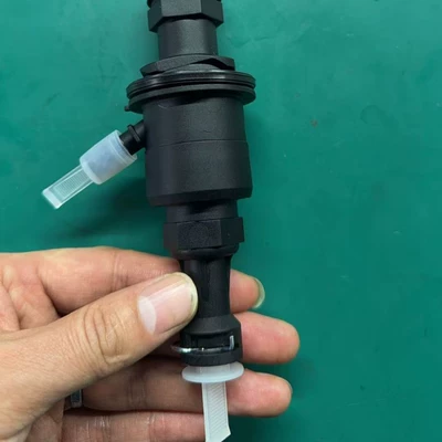 Brake master cylinder for Nissan March