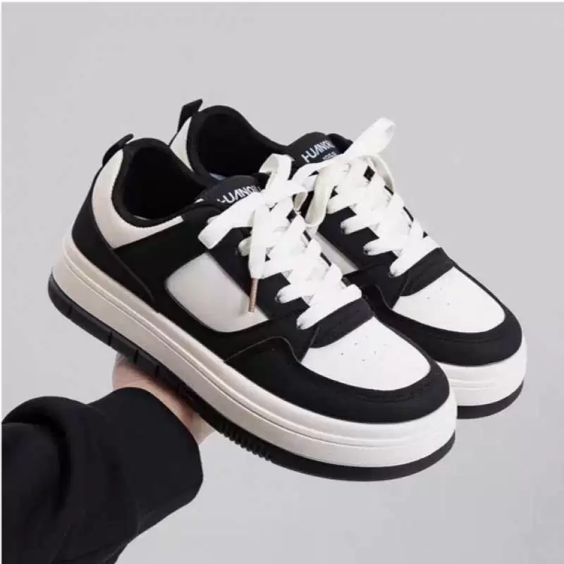Белые туфли в корейском стиле на плоской подошве, черно-белые спортивные туфли для женщин, универсальные студенческие женские туфли на толстой подошве, новые весенние кроссовки 2025 года