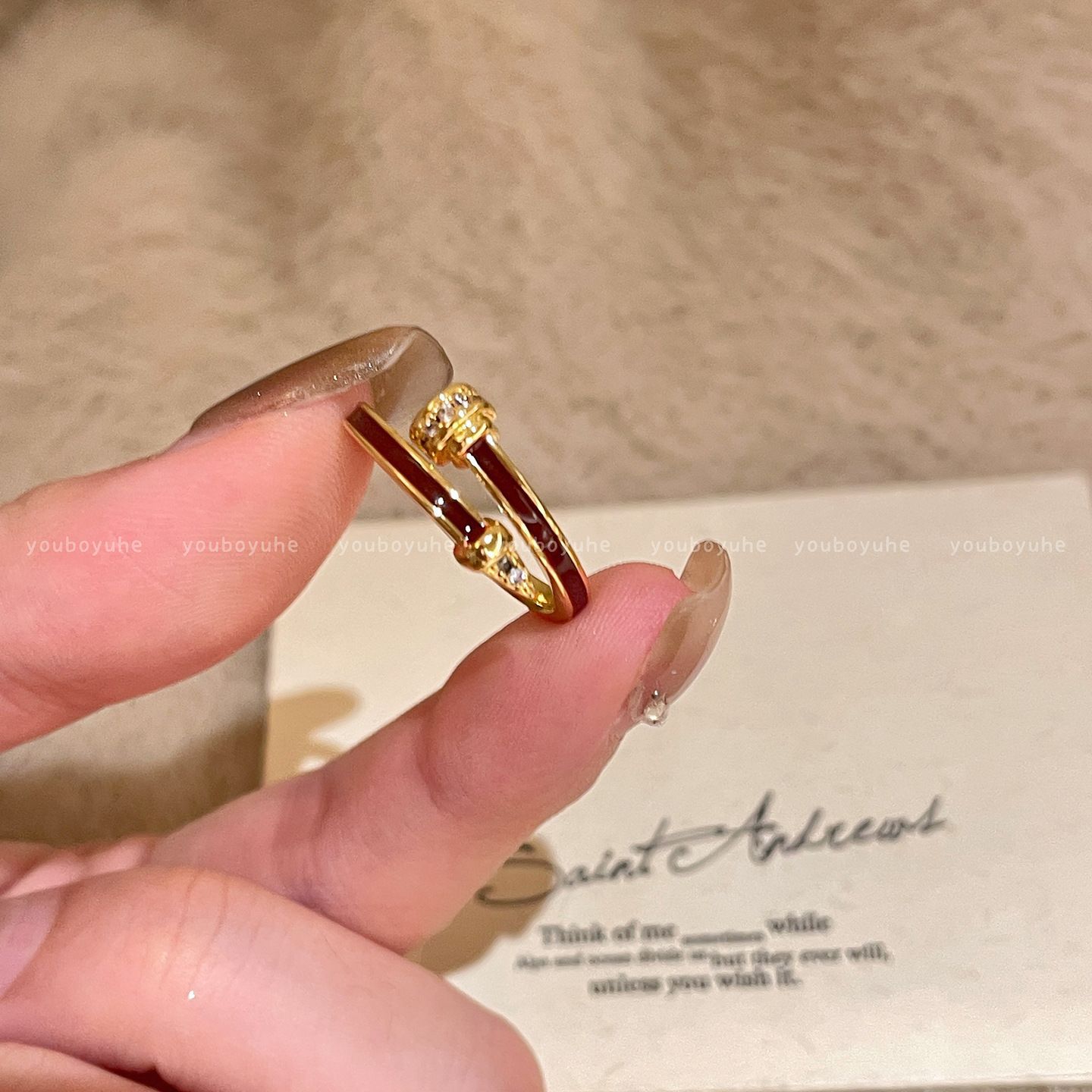Sparkling Designer Ring For Women, Elegant And Comfortable Piece_voghion.com