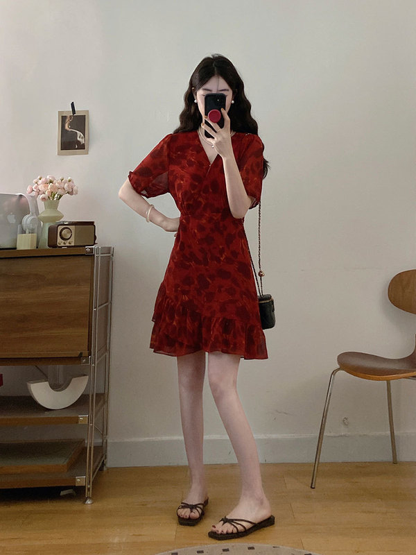 2025 プラスサイズの女性のフレンチレッド気質花柄ドレスファット MM 夏の美しいショートスカートは肉を隠し、スリムに見えます|undefined