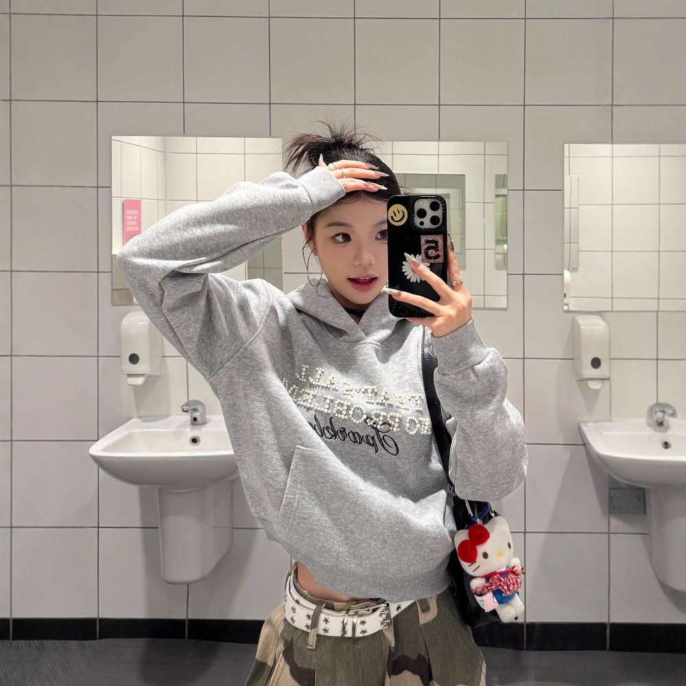 American Retro Beaded Design Hooded Sweatshirt for Women, New Winter Casual Slimming Embroidered Kangaroo Pocket Top Trendy