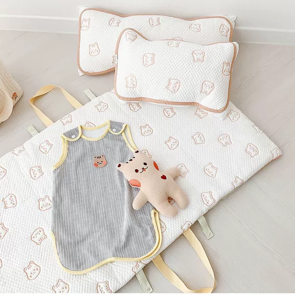Cool feel squirrel folding mattress