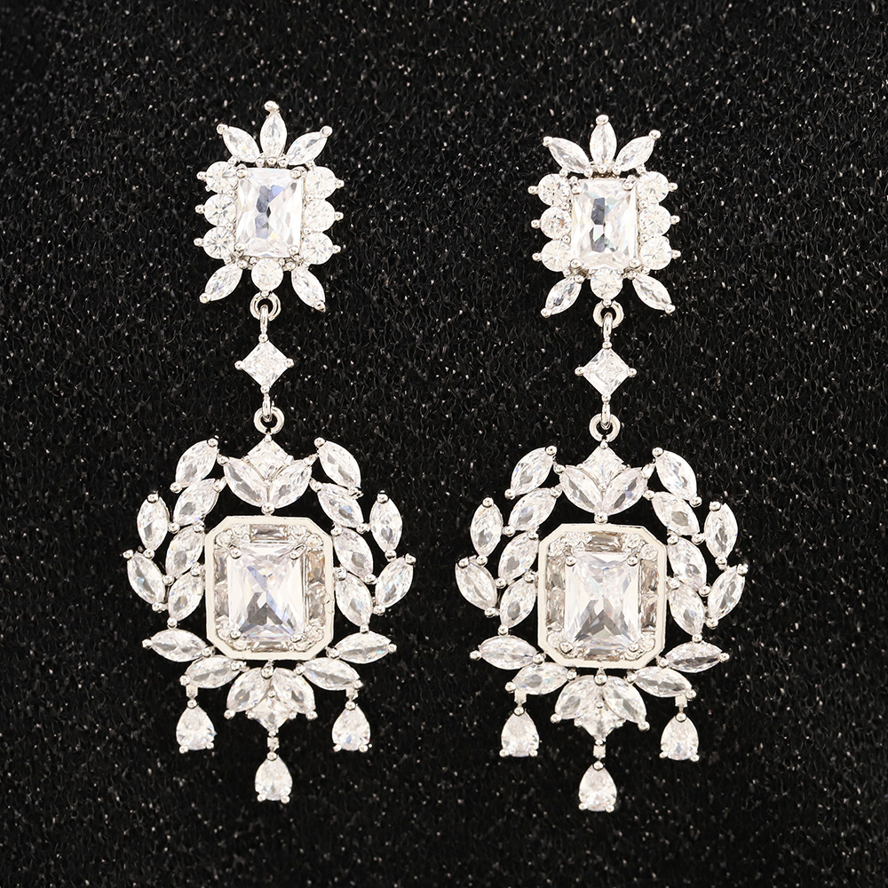 fashionable classic retro elegant elite earrings