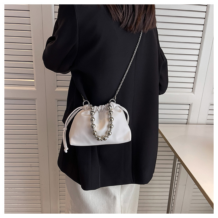 Women's Small Pu Leather Solid Color Elegant Magnetic Buckle Bucket Bag display picture 1