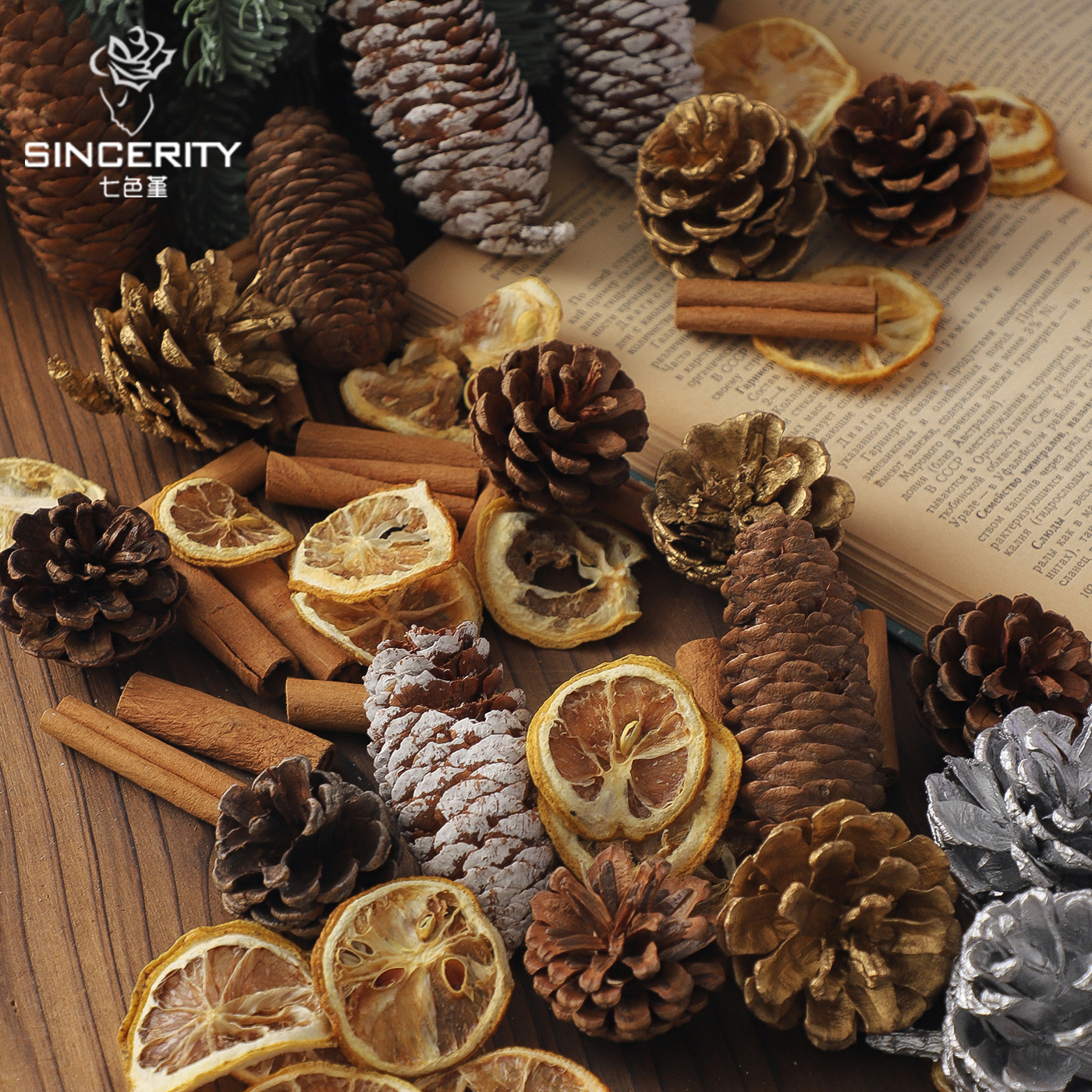 Sitio de Navidad de pinos de siete colores decoración paquete creativo de manzana material de decoración accesorios adornos embalaje de flores