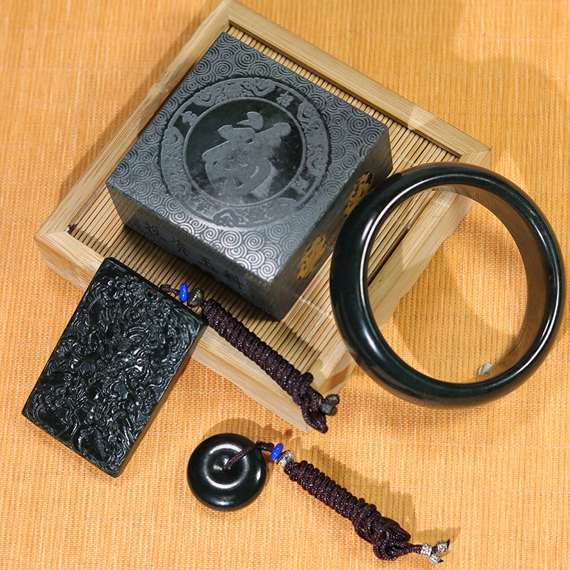抖音同款2023年新年礼物投资玉料收藏礼品和田青玉玉玺摆件套装