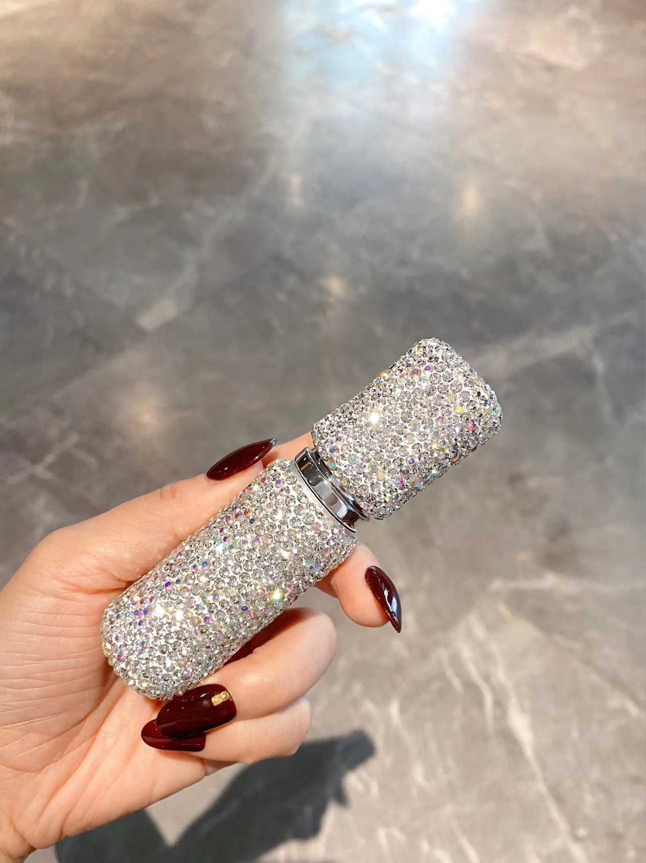 Luz de lujo de diamante incrustado sub-botella de viaje de lujo perfume portátil pequeña botella vacía Diamante incrustado mini regalo de alta gama regalo
