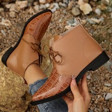 外贸大码跨境复古尖头时尚短皮靴女新款拼色前系带四季款时装靴43