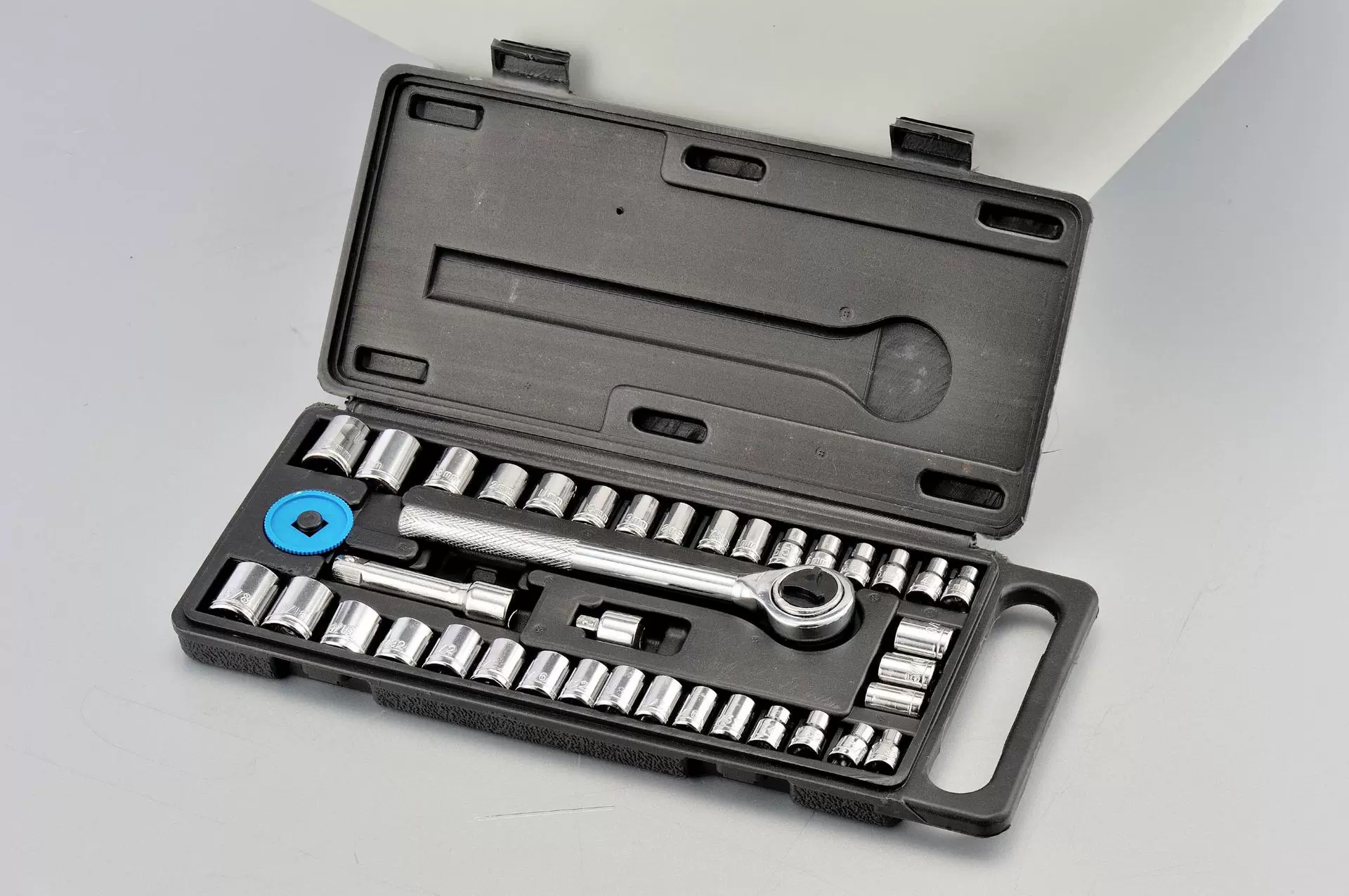 厂家直销40件套五金工具组合套装套筒棘轮套装汽修家用手动工具