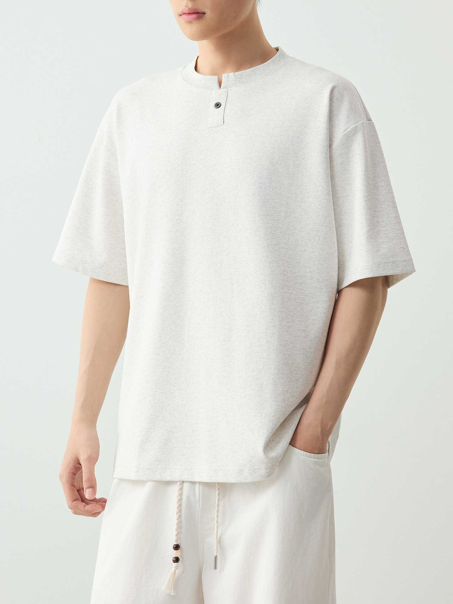Áo thun nam ngắn tay cổ tròn chất liệu cotton pha, kiểu dáng cơ bản — đen