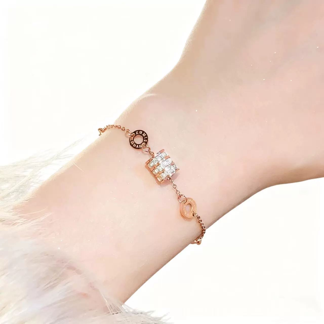 复古罗马小蛮腰钛钢手链女生高级感锆石闺蜜手链批发手串手绳饰品