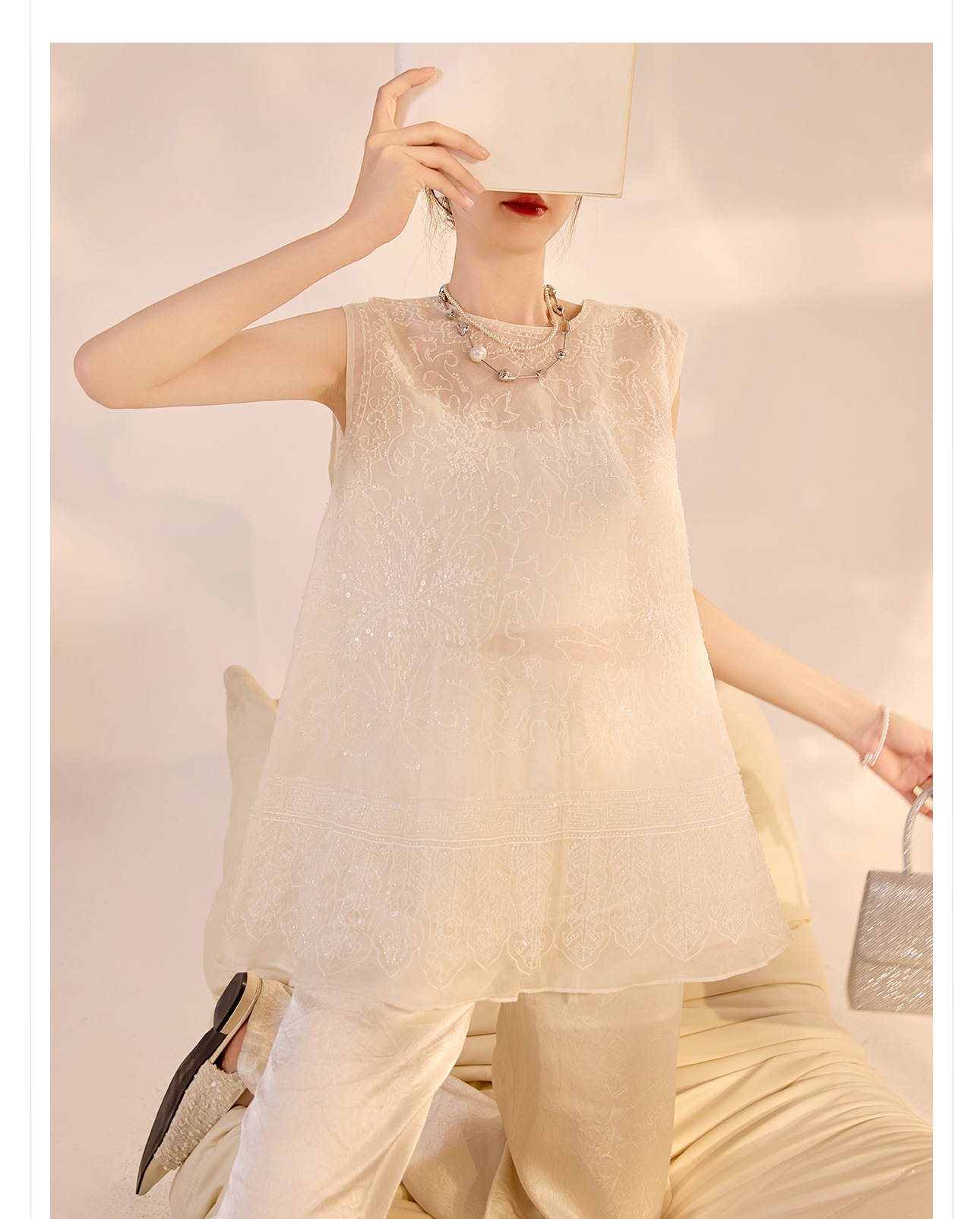 Áo vest gile nữ cổ tròn lụa tơ tằm đính hạt cao cấp phong cách Trung Quốc mới M7064 — Màu đen, Màu mơ chi tiết 5