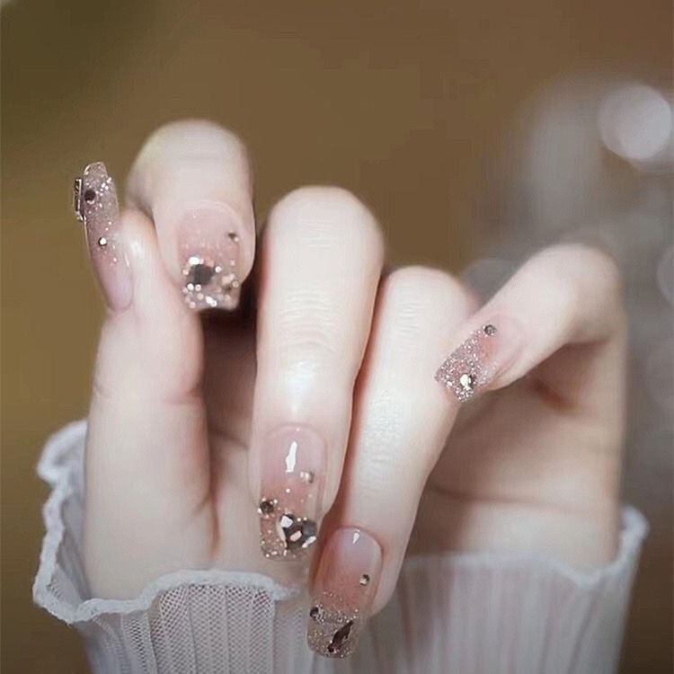 Pure hand-worn armor bright flashing white light luxury high-level summer gradient nail art ten finger patch detachable Pure hand-worn armor bright flashing white light luxury high-level summer gradient nail art ten finger patch detachable