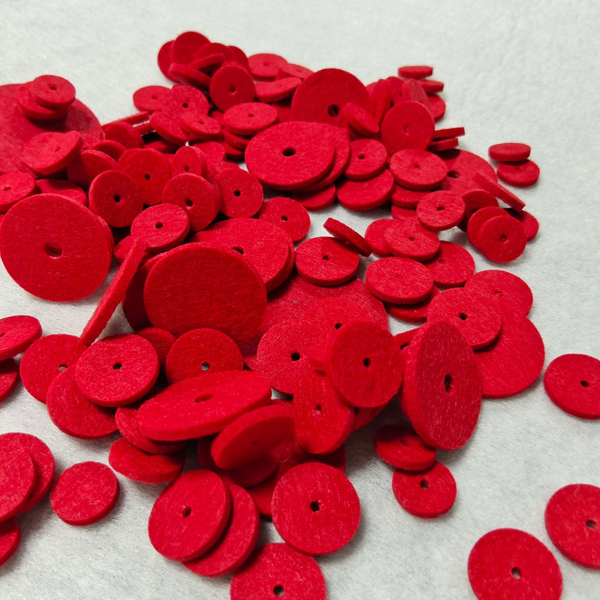 红色毛毡垫 红色无纺布垫 装饰红色配件