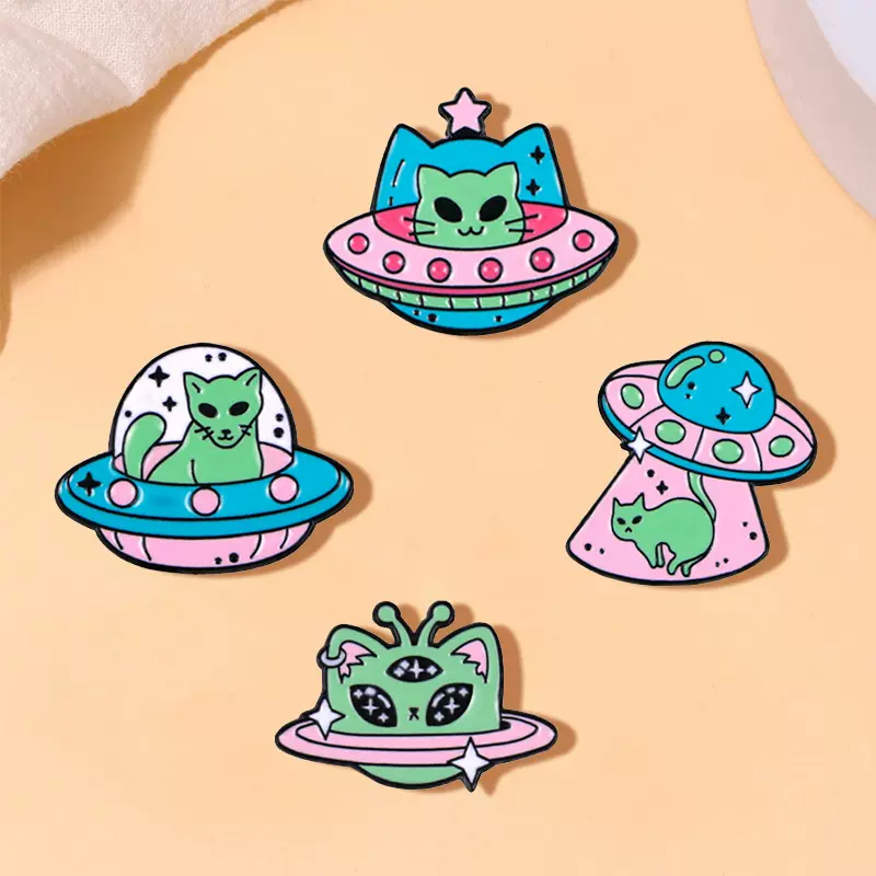 欧美卡通太空猫咪外星人胸针可爱衣饰创意百搭学生包包金属徽章