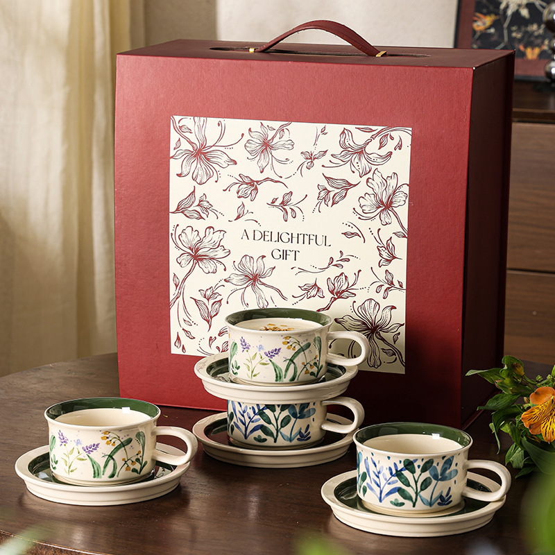 Juego de caja de regalo de taza y disco de café medieval finlandés, regalo, taza de cerámica de alto valor, festival retro de estilo pintado a mano
