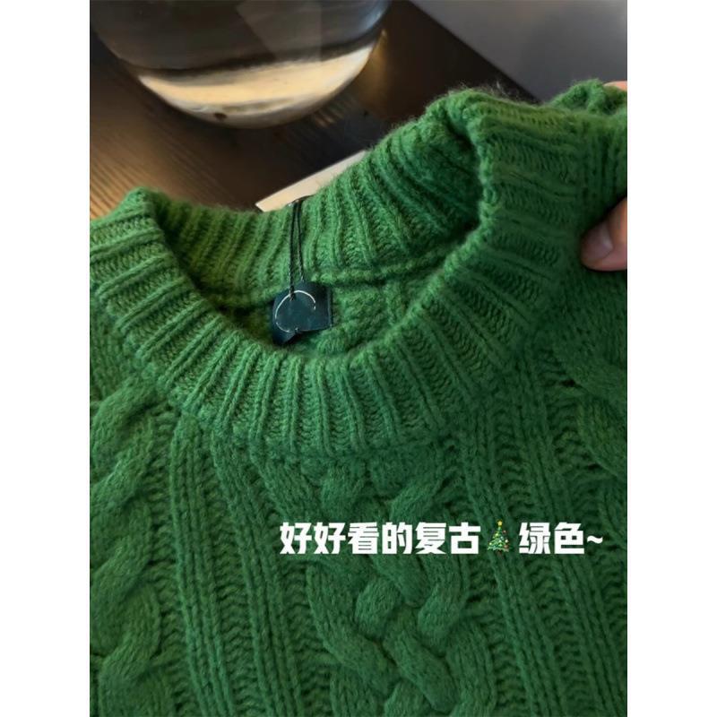 This Year's Trendy Christmas Retro Green Cable-Knit Sweater for Women, Soft and Thick Wool Knitwear, New for Autumn and Winter 2025