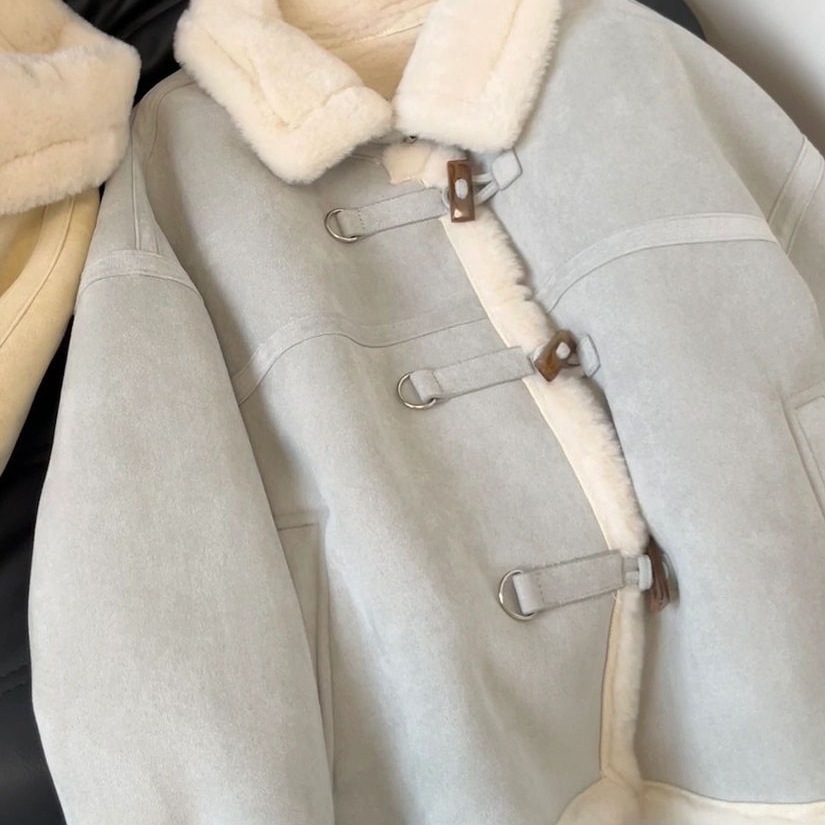 Faux Fur Integrated Retro Thickened Age-Reducing Stand Collar Biker Jacket with Fur and Horn Buttons Suede Coat for Women Winter