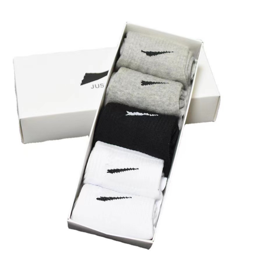 Calcetines de mujer nK calcetines de gancho caja de regalo de color caramelo moda coreana calcetines de algodón medio-alto color sólido deportes entrega de una pieza