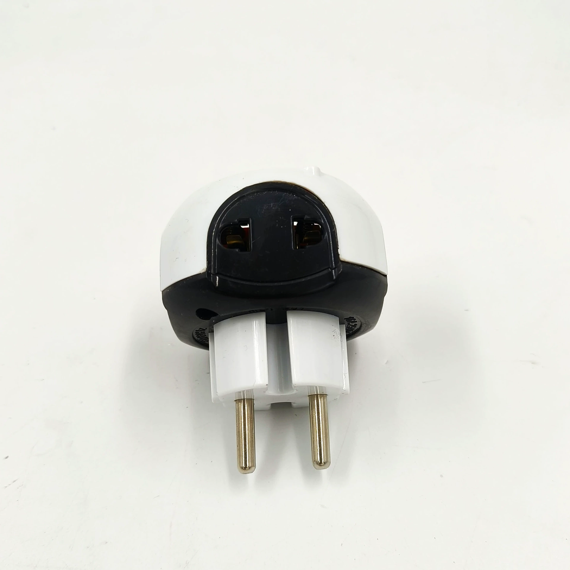 British socket 1901 European standard conversion plug protection household multi-function jack power plug with light two round plugs