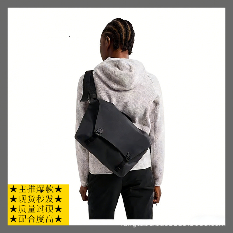 Birdhouse Trendy Brand Messenger Bag Crossbody Bag 10L High-Quality Large-Capacity Flip-Top Sports Casual Chicken Frame Shoulder Bag Birdhouse Trendy Brand Messenger Bag Crossbody Bag 10L High-Quality Large-Capacity Flip-Top Sports Casual Chicken Frame Shoulder Bag