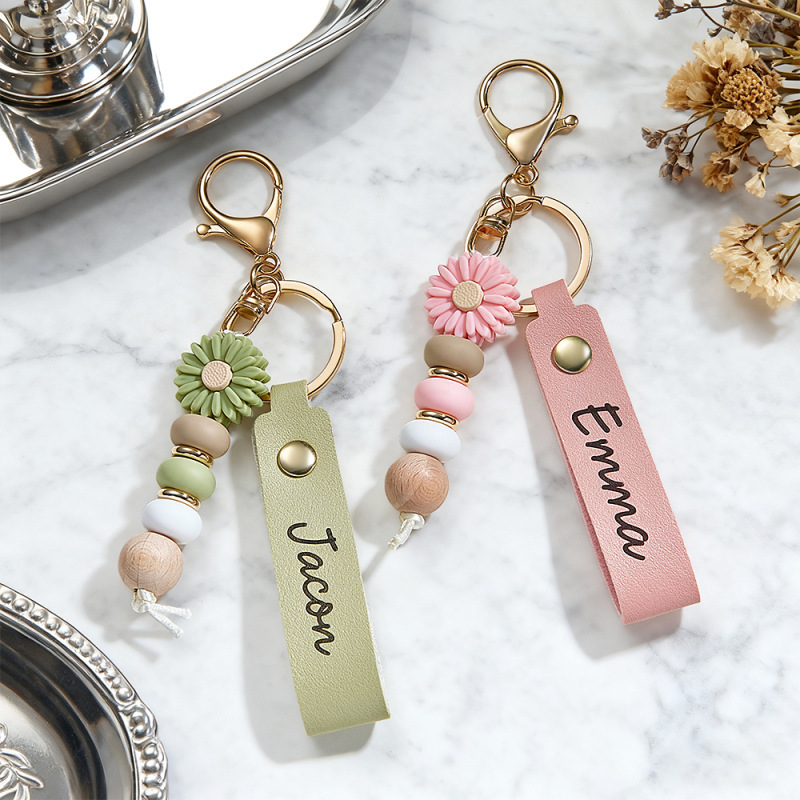 Etsy Independent Site Hot-Selling Item: Daisy Leather Keychain, Back-To-School Season Birthday Commemorative Keychain, Backpack Pendant Etsy Independent Site Hot-Selling Item: Daisy Leather Keychain, Back-To-School Season Birthday Commemorative Keychain, Backpack Pendant