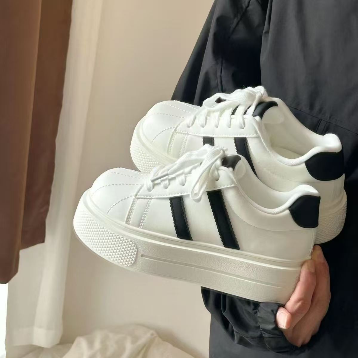 2026 verano nuevo concha cabeza de estudiante zapatos deportivos de suela gruesa zapatos de skate elevados zapatos de mujer casual cómodos zapatos de mujer