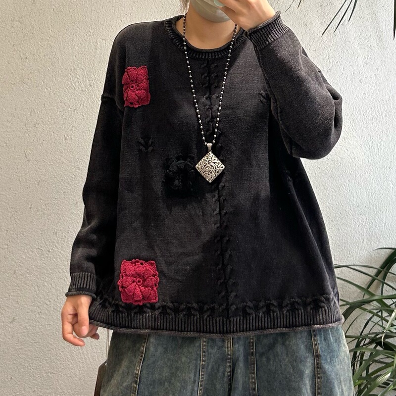 2026 Autumn New Style Vintage Floral Patchwork Distressed Sweater Loose Round Neck Pullover Top for Women