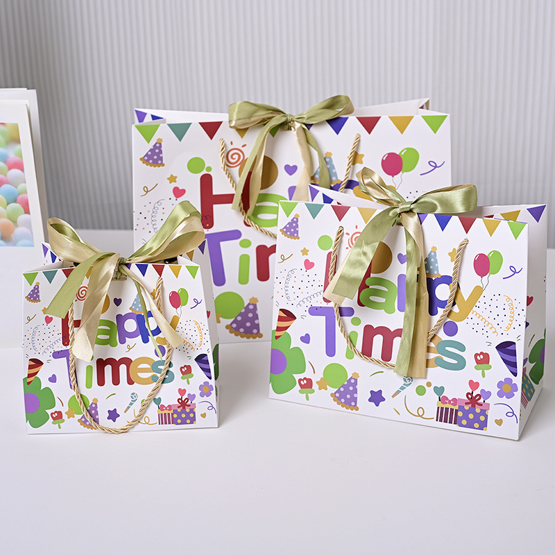 Children's Day Gift Bags, Birthday Party Favor Bags, Cute Cartoon Return Gift Bags, Paper Bags in Stock with Ribbon Included Children's Day Gift Bags, Birthday Party Favor Bags, Cute Cartoon Return Gift Bags, Paper Bags in Stock with Ribbon Included