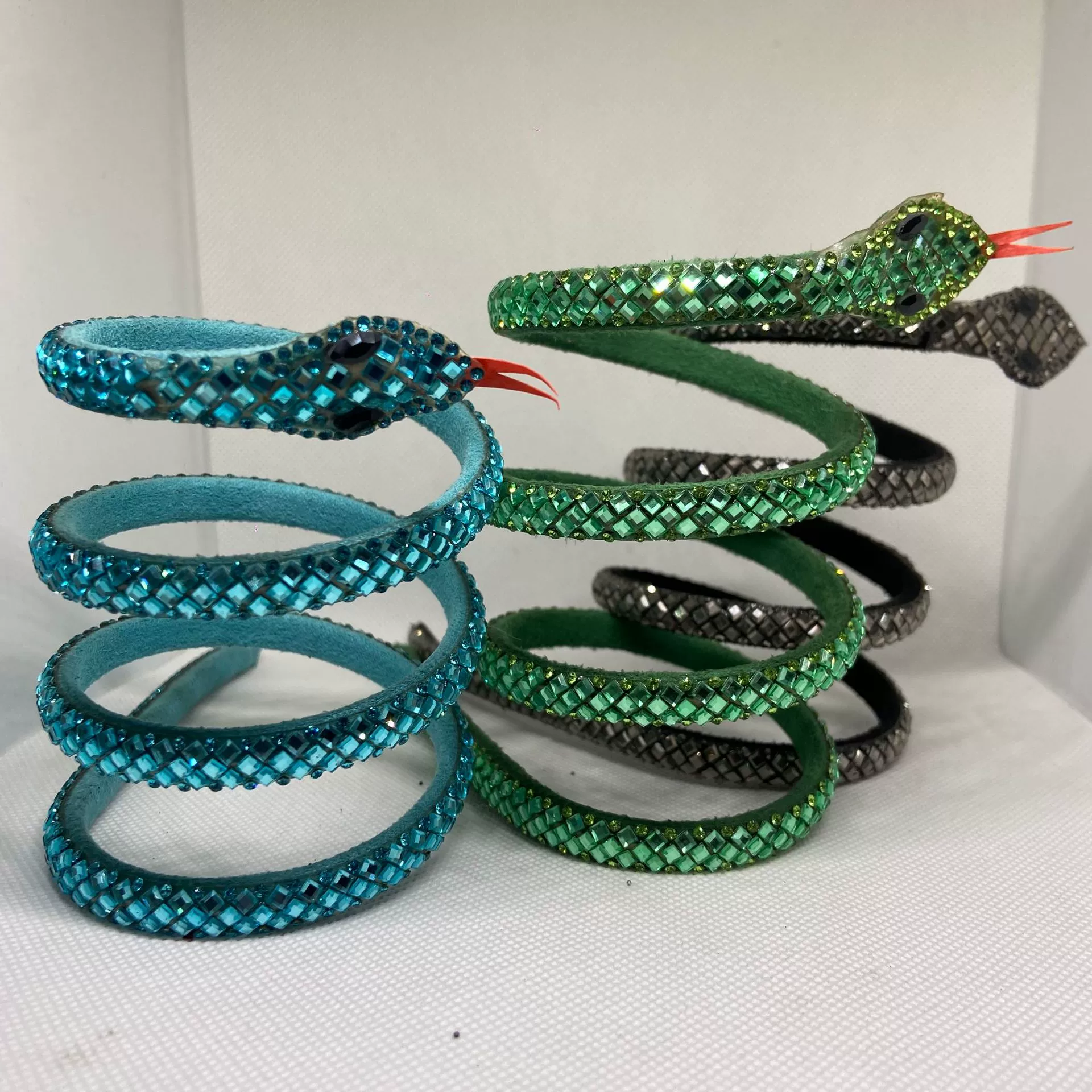 Реалистичная змея с языком пружинная дрель на высоких каблуках детские сандалии аксессуары производители собственного производства