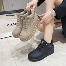 平底加绒高帮休闲妈妈皮鞋冬季新款踩屎感防滑软底中年女保暖棉鞋