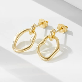 项链;戒指;耳钉